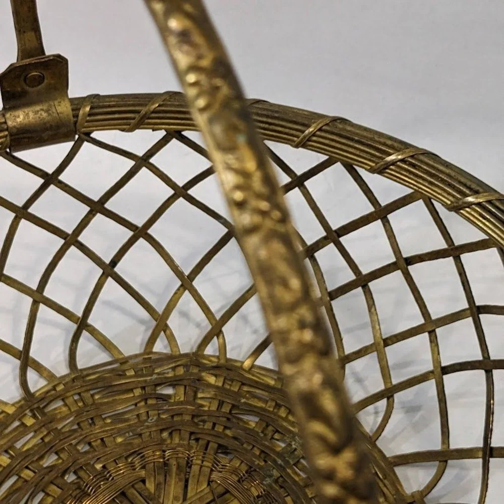 Vintage Brass Wire Basket Woven Lattice Metal Round Fruit Bowl Embossed Handle